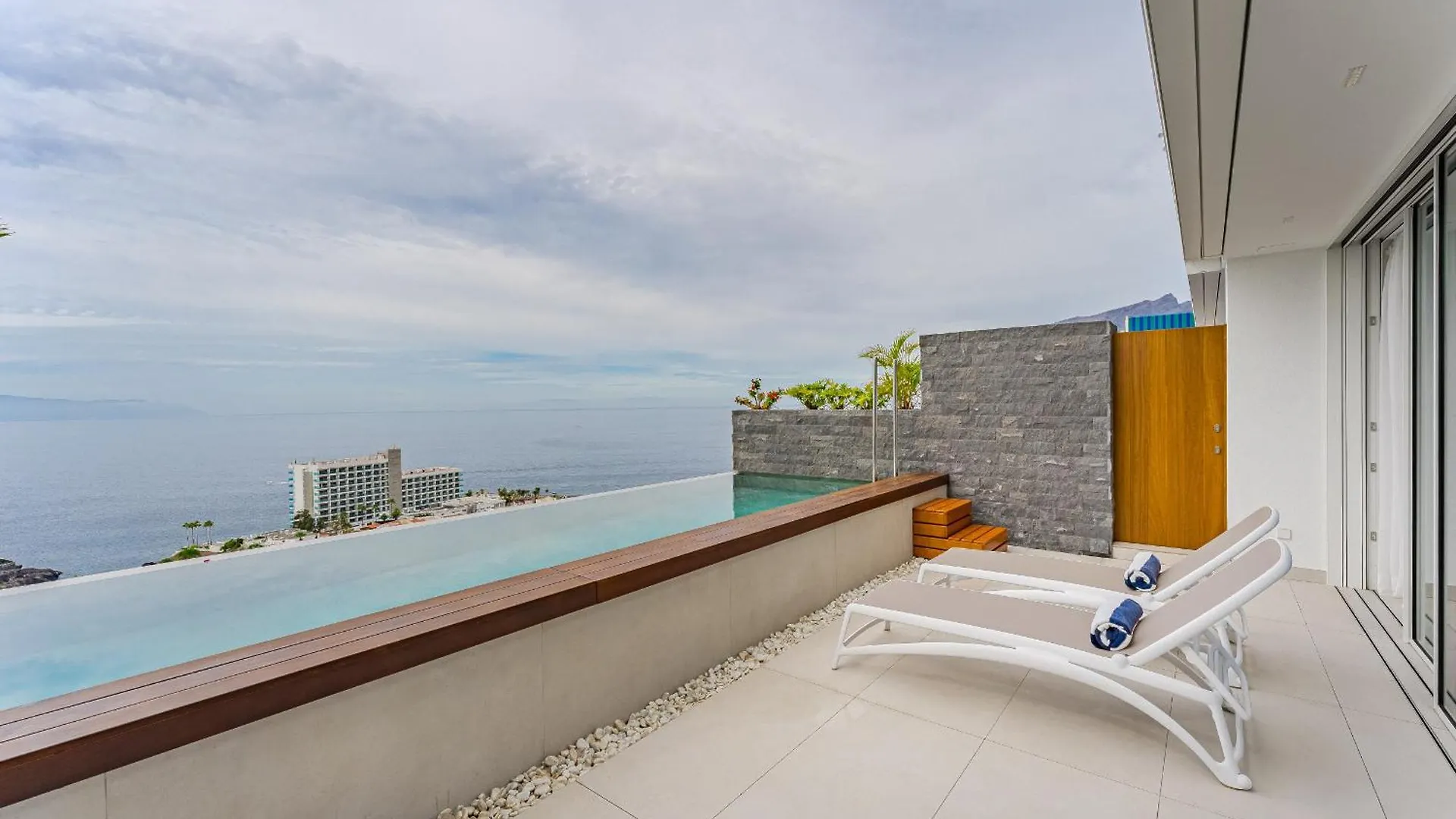Aquasuites Luxury Penthouse A02 Santiago Del Teide 0*,  Spain